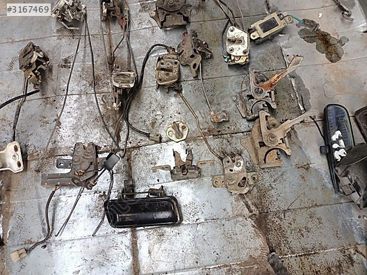 Mazda 323 626 kapı kilitleri