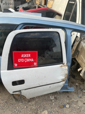 Corsa B sağ arka kapı camı