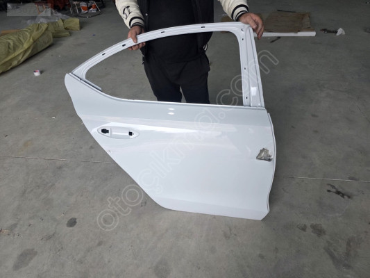 2019/2024 SKODA OCTOVIA BEYAZ SAĞ ARKA KAPI ORJINAL LOKALLİK
