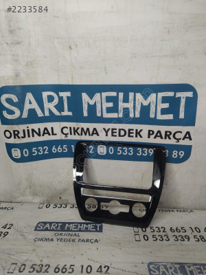 ÇIKMA VW JETTA EKRAN ÇERÇEVESİ