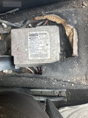 Renault megane 2 ıı Hava yastığı airbag beyni 8200481127