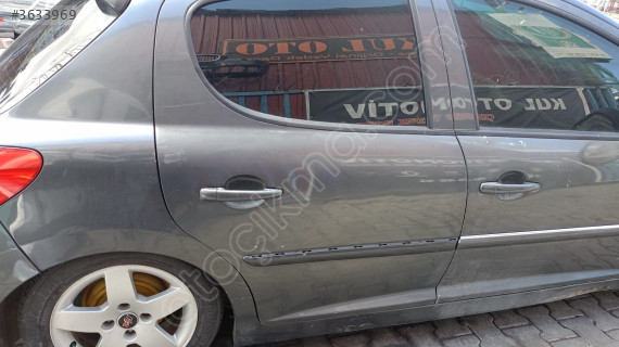 peugeot 207 sağ arka kapı dolu