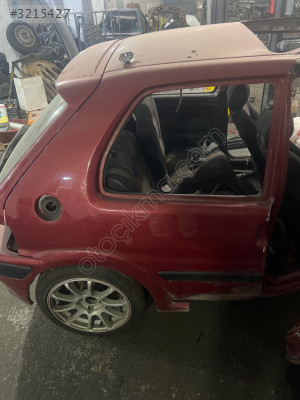 PEUGEOT 106 ÇIKMA ORJİNAL SAĞ ARKA ÇAMURLUK