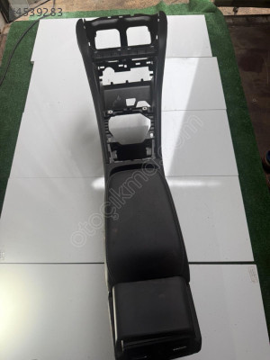 SKODA KAROQ ORTA KONSOL