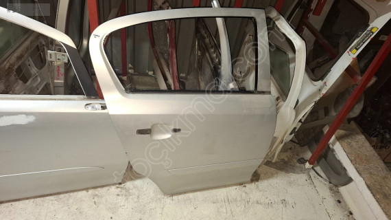 ÖZMEN OPEL CORSA D ÇIKMA SAĞ ARKA KAPI