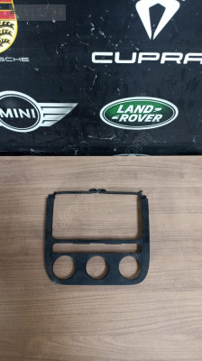 1K0858071A  VW GOLF 5 TEYP ÇERÇEVESİ