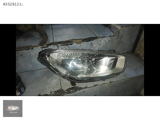 Ford Courier 2016 model sağ far orjinal çıkma