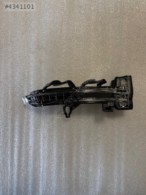 SKODA OCTAVİA (2021-2024) SAĞ DIŞ AYNA SİNYAL LAMBASI 5E3949102