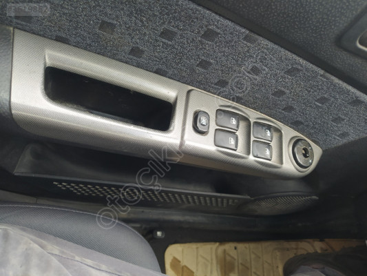 ÇIKMA HYUNDAİ GETZ SOL ÖN CAM DÜĞMESİ