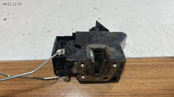 2018-2023 DACİA DUSTER SAĞ ÖN KAPI KİLİDİ ORJ ÇIKMA