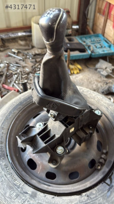 2016 FORD COURİER ÇIKMA ORJİNAL VİTES KOLU YEDEK PARÇALARI