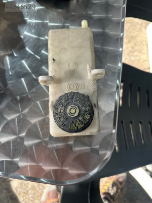 Citron C4 fren hidrolik deposu