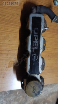 Opel corsa b 1.4 8 valf külbütör kapağı çıkma orjinal