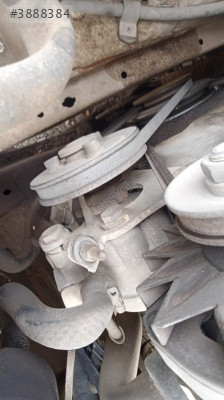 Renault 19  karbüratörlü direksiyon pompasi yedek parça