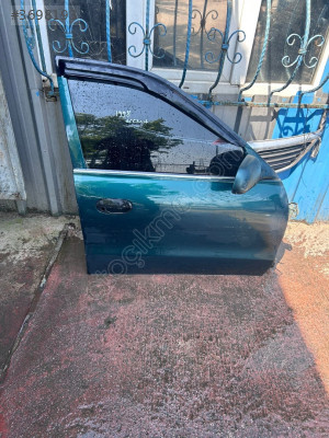 1998 HYUNDAİ ACCENT SAĞ ÖN KAPI DOLU
