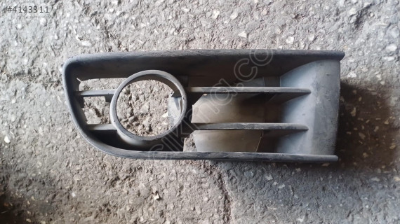 2002-2005 Volkswagen Polo Sağ Sis Farı Çerçevesi