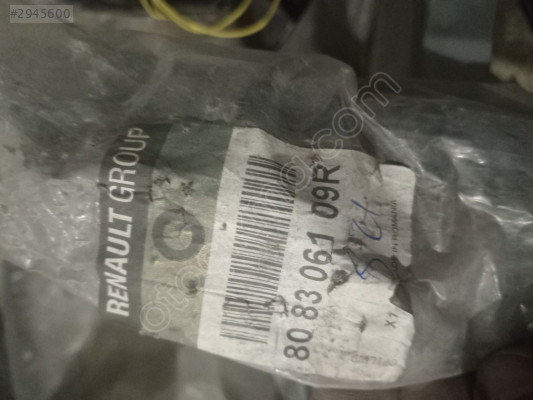 Renault clio 4 ön kapi alt lastigi sag 808306109R