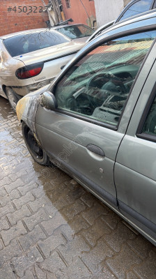 Renault Megane bir sol ön kapı gri