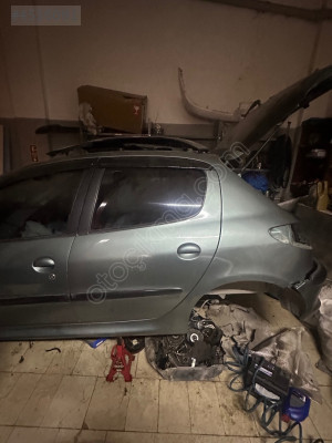 Peugeot 206 sol arka kapı bütün parçaları mevcut
