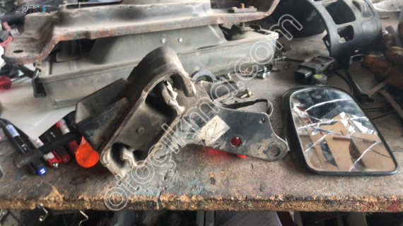 Mazda 626 Motor Takozu Sol 1985-1987
