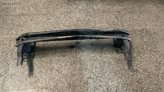 Golf 7 ön tampon demiri 2013-2017