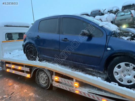 Peugeot 307 sağ ön kapı