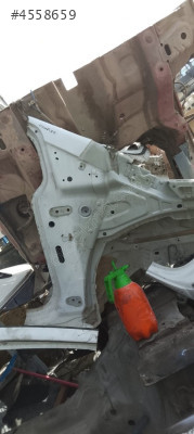 FORD COURİER SAĞ ŞASİ