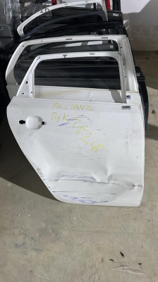VOLKSWAGEN polo 11 17 sağ arka kapı ufak hasarlı