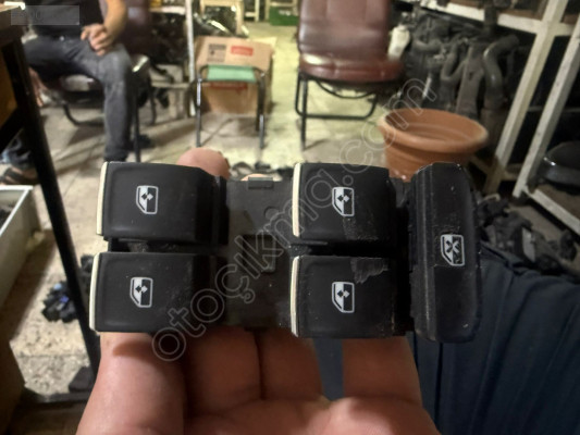 2013-17 GOLF 7 SOL ÖN 4’LÜ CAM DÜĞMESİ ORJ ÇIKMA