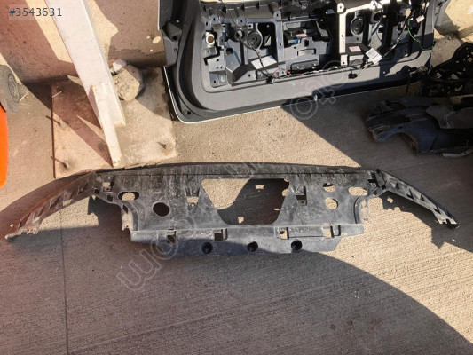 RANGE ROVER VELAR L560  ÖN TAMPON ALT SPOİLER J8A2-17F775-AF