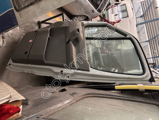 Mercedes Sprinter Sağ Ön Kapı - Çıkma ve Hatasız Dolu