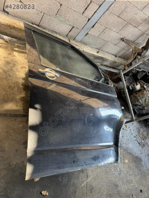 VOLKSWAGEN TRANSPORTER T5 SAĞ ÖN KAPI