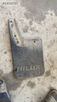 Toyota Hilux paçalık