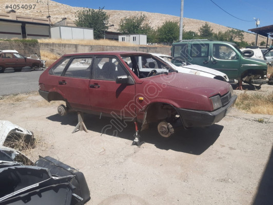 LADA SAMARA 1991 MODEL HECBEK SAĞ ARKA KAPI DOLU TEMİZ