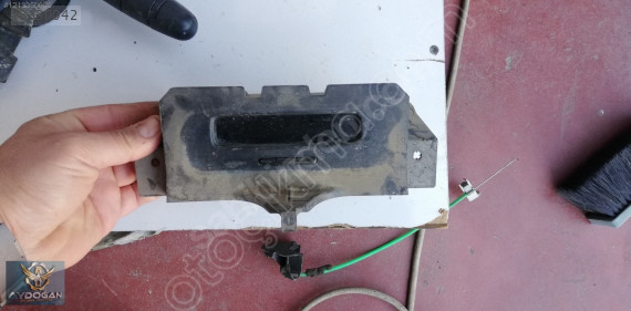 OTO CEM'DEN ÇIKMA RENAULT KANGOO 2 RADYO BİLGİ EKRANI