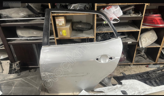 TOYOTA AURİS 2010- 2013 SOL ARKA KAPI ÇIKMA ORJİNAL
