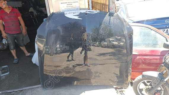 MERCEDES C180 KAPUT ORJİNAL ÇIKMA