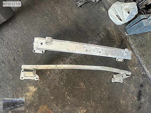 Peugeot 3008 ön tampon demiri