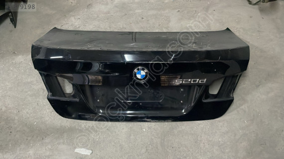 BMW 5 SERİSİ F10 BAGAJ KAPAĞI ( ORJİNAL ÇIKMA PARÇA )
