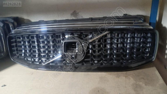 2022 23 Volvo S60-V60 Dark Plus ön panjur orjinal çıkma 32378256