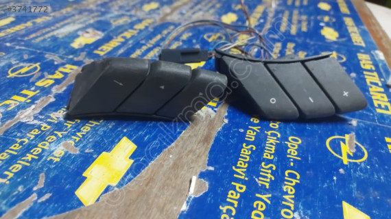 Çıkma Opel Corsa C Teyp Kumanda Dügmeleri