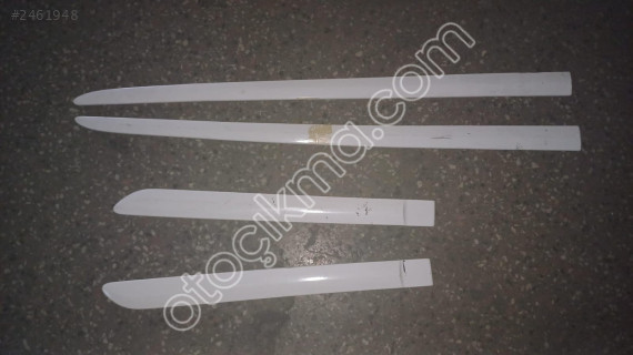 2012-2018 Toyota Auris takım 4 adet kapı bandıl