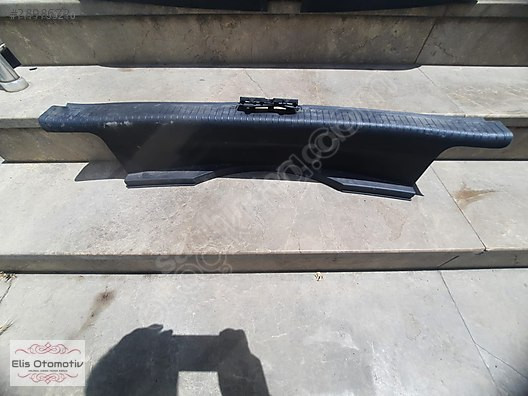 VOLKSWAGEN GOLF 7 BAGAJ KİLİT KAPLAMASI PLASTİĞİ