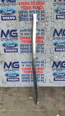 2022-24 VOLVO XC60 ÖN TAMPON ÜST KROM ÇITA NİKELAJI 32227904