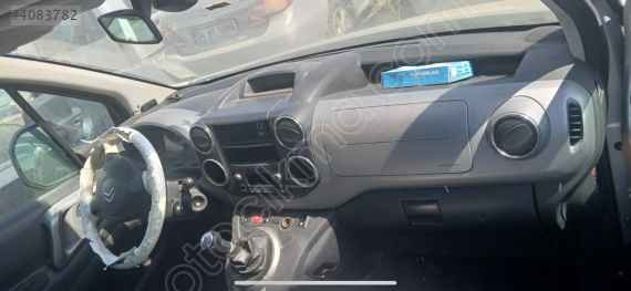 Citroen berlingo 2011 model dolu torpido