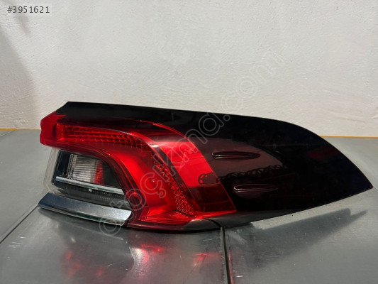 COROLLA SAĞ STOP ORJİNAL 8155002D11