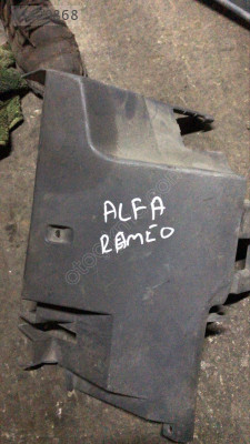 Alfa Romeo direksiyon alt kapak plastiği