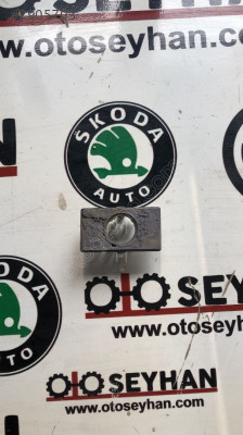 5F0919486 Seat Leon 2015 arka tampon park sensörü tutucu