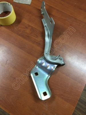 8200719034 - CLIO 3 KAPUT MENTEŞESİ ORJİNAL SAĞ