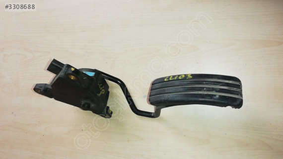 renault clio 3 2010 1.5 otomatik gaz pedalı (son fiyat)